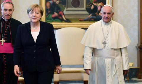 Папата призова Меркел да се бори за климата - 1