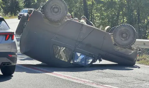 Военен джип се преобърна в Прохода на Републиката - 1