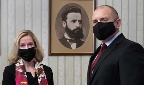 Президентът: България ще окаже подкрепа на търсещи спасение от войната в Украйна - 1