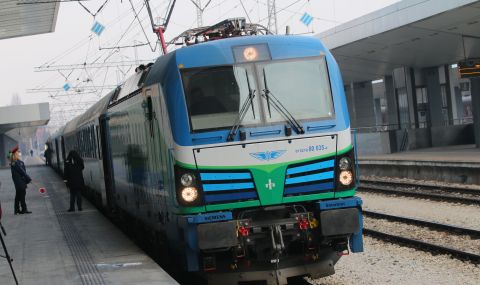 Влаковете Мездра- София и Варна- София са спрени заради повреда в контактната мрежа  - 1