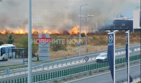 Голям пожар гори край Летище София - 1