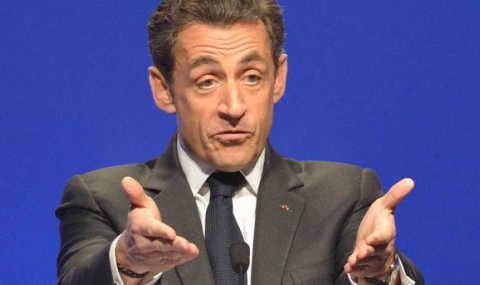 Дистанцията между Оланд и Саркози се топи - 1