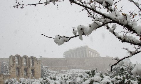 Сняг покри Северна Гърция, дъждове и градушки на юг - 1