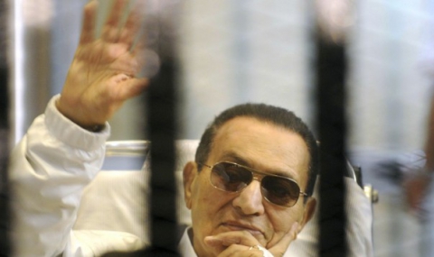 Отново съдят Хосни Мубарак за убийствата на протестиращи - 1