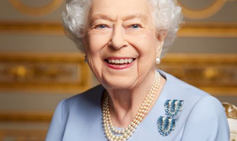 Кралското семейство показа последния портрет на кралица Елизабет II  - 1