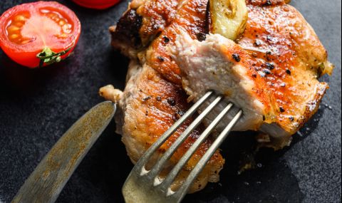 Рецепта за вечеря: Свински врат с праз и сушени домати - 1