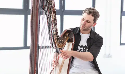 Виртуозът Александър Болдачев пред Факти: „Арфата може всичко! Тя е лукс, блясък, безкрайност !“ - 1