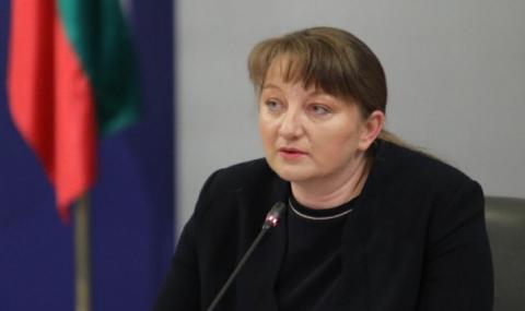 Министър Сачева: Мая Манолова гледа на политиката като на хазарт, това звучи като нумерологичен план! - 1