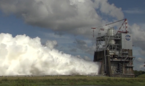 НАСА тества двигателя на най-мощната ракета - 1