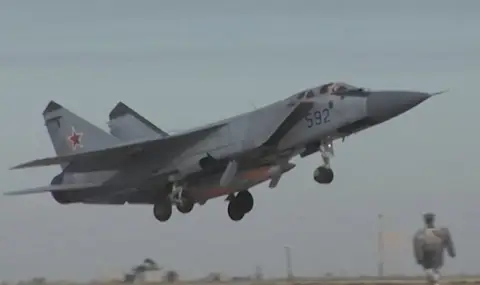 Нова чутовна издънка! Руската авиация бомбардира своя територия - 1