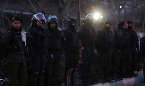 Студентски протест избухна в Техеран, скандират антиправителствени лозунги