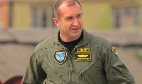 Шефът на бойната ни авиация подаде оставка - 1