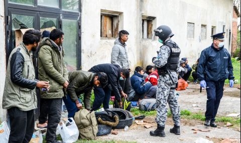 Стотици нелегални мигранти са задържани за седмица в Турция - 1