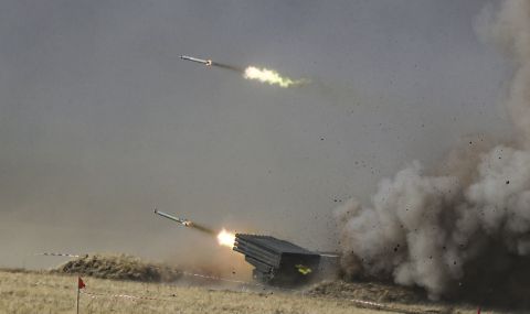 Киев: Руските ракети бяха поздрав към китайския специален пратеник  - 1