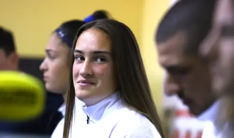 Денислава Глушкова стартира с успех в Анталия - 1