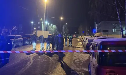 Хвърлиха взривно устройство по двама полицаи в Москва, близо до лобното място на генерал-лейтенант Фанил Сарваров