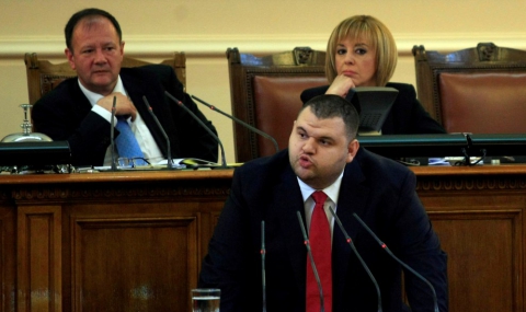 Имал ли е право парламентът да прекрати мандата на Пеевски - 1