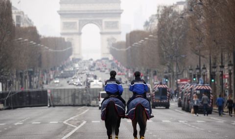 13 ноември 2015 г. Терор окървави Париж - 1