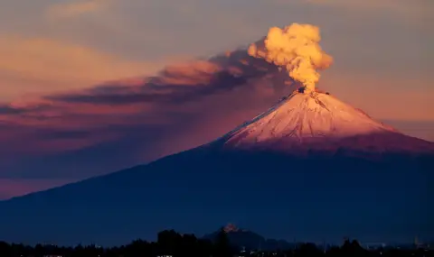 Най-активният вулкан в Мексико се пробуди (ВИДЕО) - 1