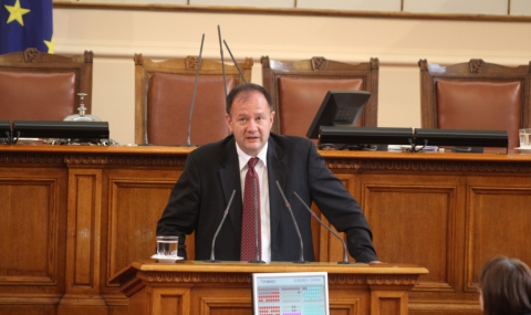Миков покани президента на дебатите по ветото - 1