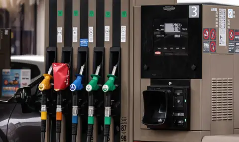 Франция: Цените по бензиностанциите трябва да намалеят толкова бързо, колкото са се повишили