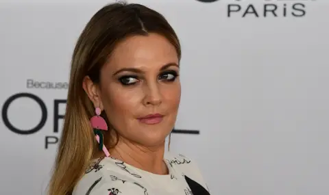 Папараци издебнаха 50-годишната Дрю Баримор на луксозна яхта (СНИМКА) - 1