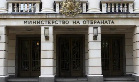 МО: ВМС изпълниха задачи по транспортиране на части от безпилотни летателни апарати