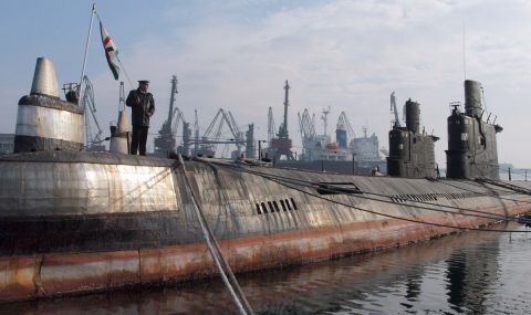 МО "оглежда" 35-годишни подводници от Италия - 1