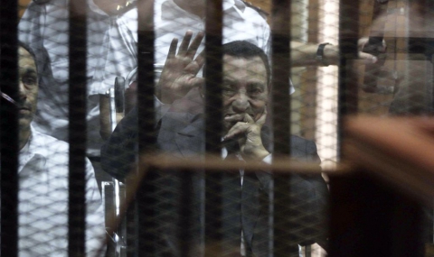 Бившият президент на Египет осъден на 3 г. затвор за корупция - 1
