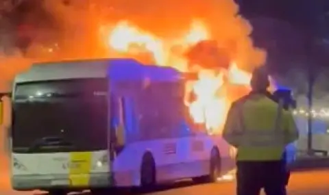 Изгоря aвтобус на феновете на Барселона при гостуването на Брюж - 1