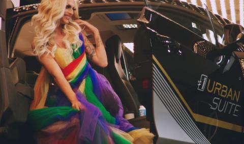 Травестит рекламира новото BMW (ВИДЕО) - 1