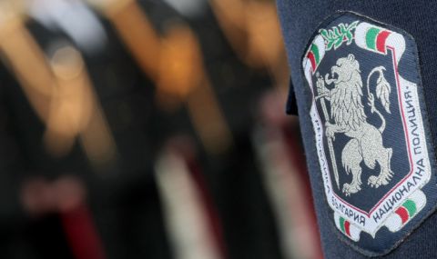 Мъж опита да удуши момиче пред столичен блок - 1