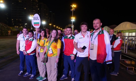 Вдигнаха българското знаме в Олимпийското село - 1