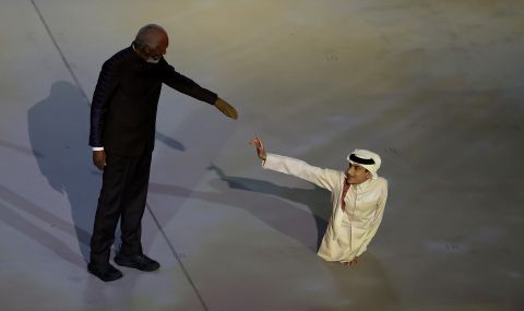 Кой е мъжът без крака, приковал всички погледи на откриването на Световното в Катар? (СНИМКИ) - 1