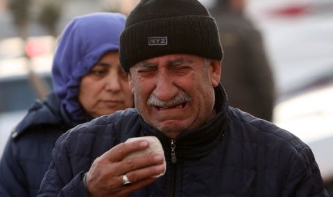 Броят на загиналите в Турция надвиши 14 000 - 1