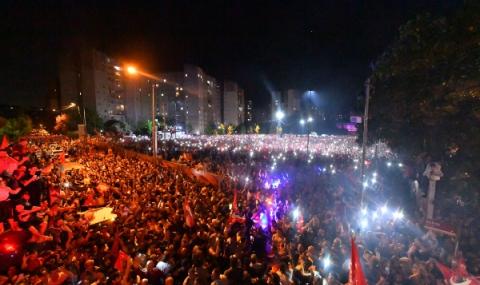 Ердоган призна победата на опозицията в Истанбул - 1