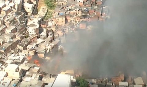 Пожар изпепели квартал в Сао Пауло (Видео) - 1