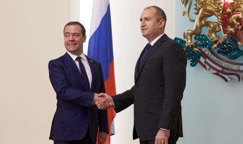 Медведев: Военната доктрина на Русия е отбранителна - 1