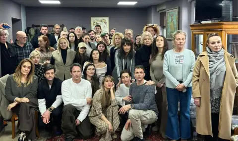 Народният театър "Иван Вазов" и Министерството на културата влязоха във война - 1