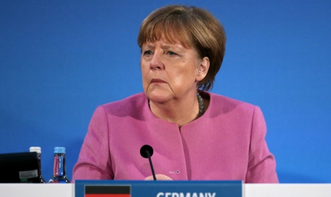 Рейтингът на Меркел – най-нисък от 2011 година - 1