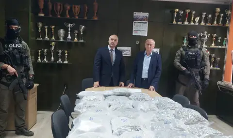 Заловиха марихуана за почти 3 млн. лв. при спецакция в Старозагорско - 1