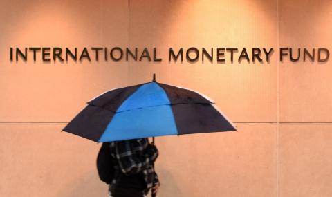 МВФ се колебае кого да признае - 1