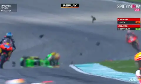 Ужасяваща катастрофа пилот от Moto 3 едва не доведе до фатален край (ВИДЕО) - 1