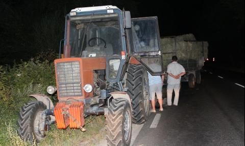 Земеделци блокират с тежка техника пътя за Елена - 1