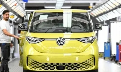 Volkswagen assembly line stopped for 3 minutes. Who and why pressed the red button - 1