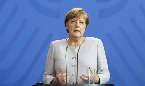 Меркел затяга курса към бежанците - 1
