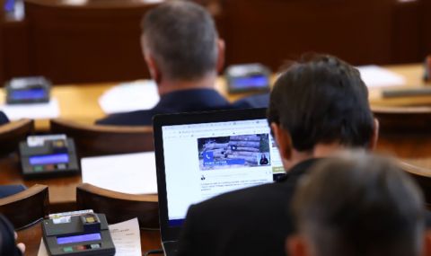 Депутатите решават за военната помощ за Украйна - 1