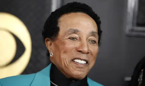 Певецът Смоуки Робинсън е обвинен в изнасилване от четири бивши икономки - 1