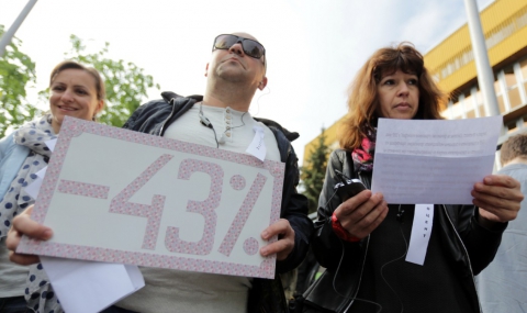 Журналисти от БНР на протест заради орязване на хонорарите - 1
