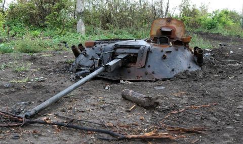 Безаналогови: Русия складира танкове от 30-те години, изпраща войници на фронта с винтовки на един век - 1